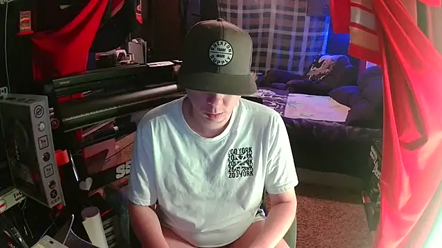 Snapshot of Bowerboi chatting on December 1, 2025, 10:43 pm Bowerboi online show from December 1, 2025, 10:43 pm