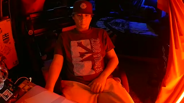 Snapshot of Bowerboi chatting on November 22, 2025, 3:38 am Bowerboi online show from November 22, 2025, 3:38 am