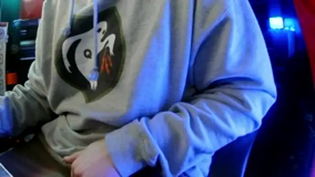 Snapshot of Bowerboi chatting on December 21, 2025, 12:13 am Bowerboi online show from December 21, 2025, 12:13 am