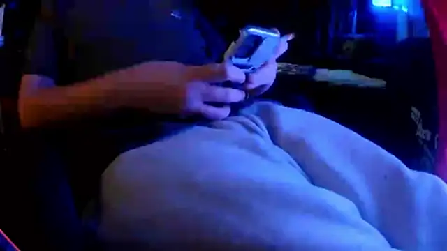 Snapshot of Bowerboi chatting on December 19, 2025, 1:20 am Bowerboi online show from December 19, 2025, 1:20 am