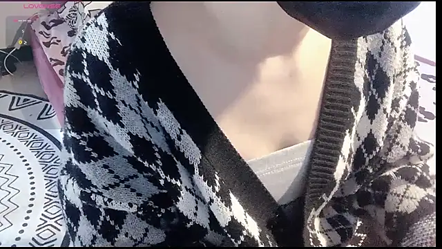 Snapshot of coco-jiang chatting on December 15, 2025, 5:13 am coco-jiang online show from December 15, 2025, 5:13 am