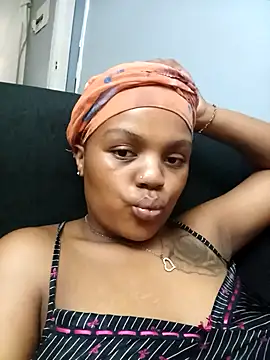 YELLOW-MELLO online show from January 19, 2026, 4:22 pm