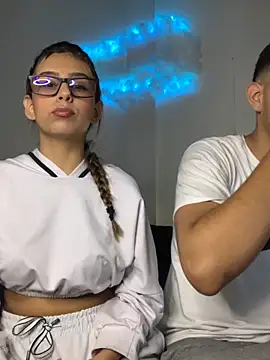 Snapshot of Sharlotte_Davin chatting on November 28, 2025, 1:17 am Sharlotte Davin online show from November 28, 2025, 1:17 am