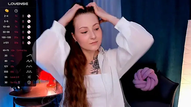 velvet cherry  online show from November 30, 2025, 8:48 am