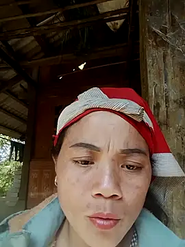 bela-hayes online show from December 2, 2025, 4:47 am