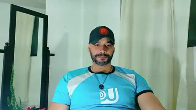 Snapshot of musclehetero chatting on June 30, 2026, 11:10 am musclehetero online show from June 30, 2026, 11:10 am