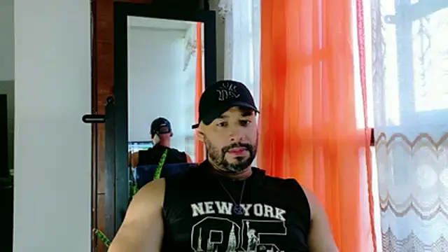 Snapshot of musclehetero chatting on July 28, 2026, 11:50 am musclehetero online show from July 28, 2026, 11:50 am