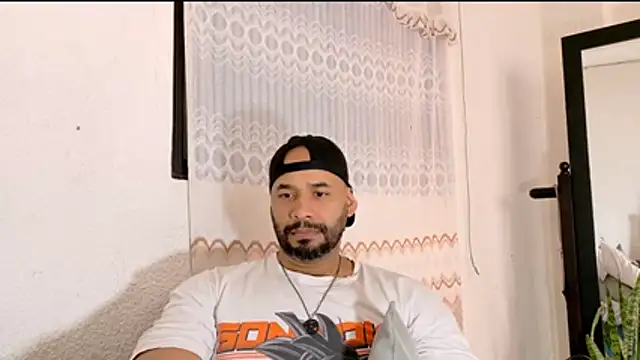 Snapshot of musclehetero chatting on July 24, 2026, 9:33 pm musclehetero online show from July 24, 2026, 9:33 pm