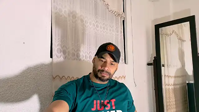 Snapshot of musclehetero chatting on July 20, 2026, 2:41 pm musclehetero online show from July 20, 2026, 2:41 pm