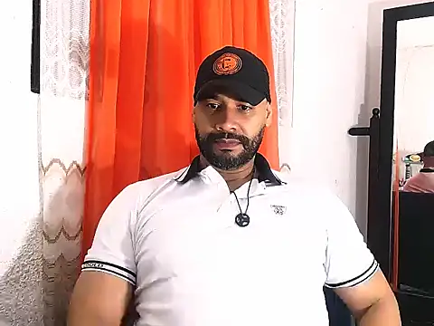 Snapshot of musclehetero chatting on May 27, 2026, 2:30 am musclehetero online show from May 27, 2026, 2:30 am