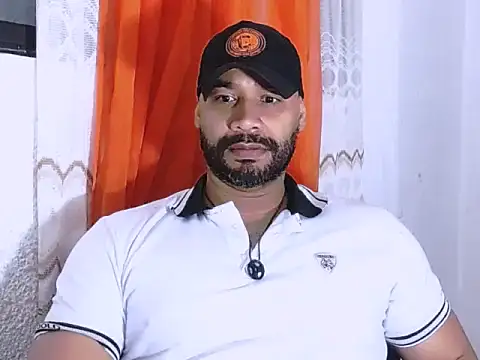 Snapshot of musclehetero chatting on May 30, 2026, 11:10 pm musclehetero online show from May 30, 2026, 11:10 pm