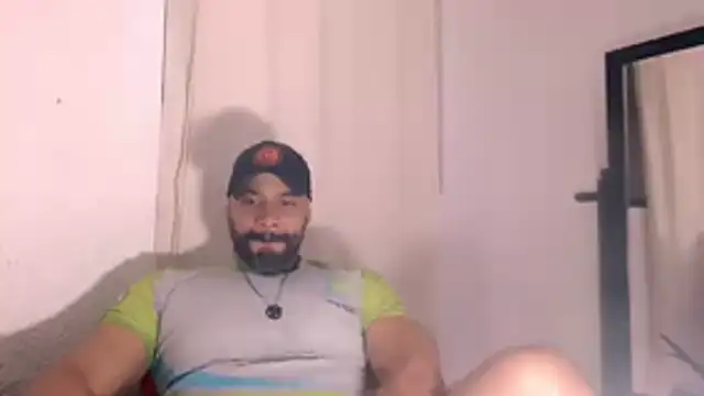 Snapshot of musclehetero chatting on June 27, 2026, 12:22 pm musclehetero online show from June 27, 2026, 12:22 pm
