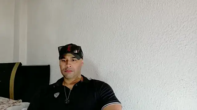 Snapshot of musclehetero chatting on August 3, 2026, 3:07 pm musclehetero online show from August 3, 2026, 3:07 pm