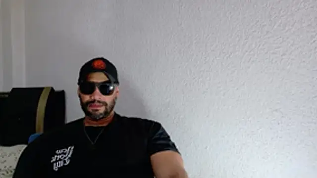Snapshot of musclehetero chatting on August 1, 2026, 4:38 pm musclehetero online show from August 1, 2026, 4:38 pm