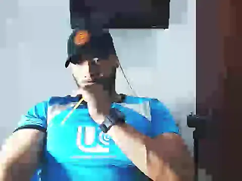 musclehetero online show from December 16, 2025, 12:37 am