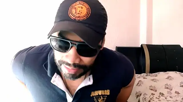 Snapshot of musclehetero chatting on July 31, 2026, 4:26 pm musclehetero online show from July 31, 2026, 4:26 pm