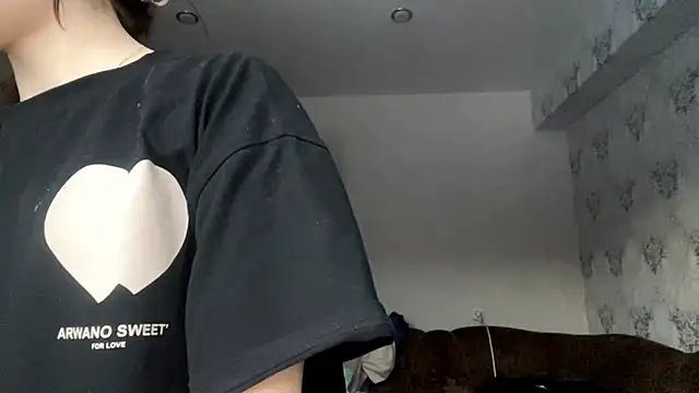 Snapshot of DebbiGoodknight chatting on December 3, 2025, 9:53 am DebbiGoodknight online show from December 3, 2025, 9:53 am