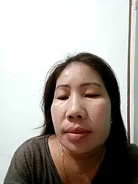 Snapshot of Reema_143 chatting on November 21, 2025, 3:33 pm Reema 143 online show from November 21, 2025, 3:33 pm