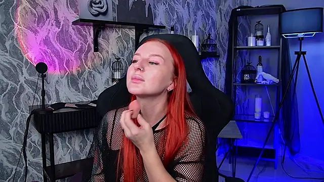 CherieChapman online show from December 3, 2025, 8:36 am