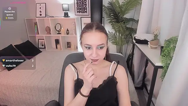 Snapshot of BeautifulSnake chatting on November 27, 2025, 8:31 pm BeautifulSnake online show from November 27, 2025, 8:31 pm