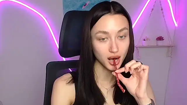 Stella XO online show from May 9, 2026, 5:44 am