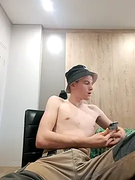 Snapshot of Tinny_Twink_RSA chatting on November 20, 2025, 12:50 pm Tinny Twink RSA online show from November 20, 2025, 12:50 pm