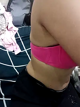 Snapshot of pure_beauty03 chatting on December 14, 2025, 12:06 am pure beauty03 online show from December 14, 2025, 12:06 am