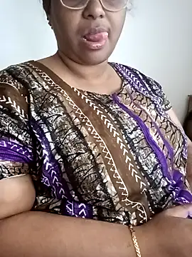 Snapshot of Riya-mallus chatting on November 20, 2025, 6:14 am Riya-mallus online show from November 20, 2025, 6:14 am