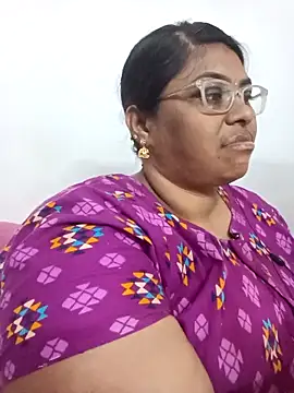 Riya-mallus online show from February 4, 2026, 5:30 pm