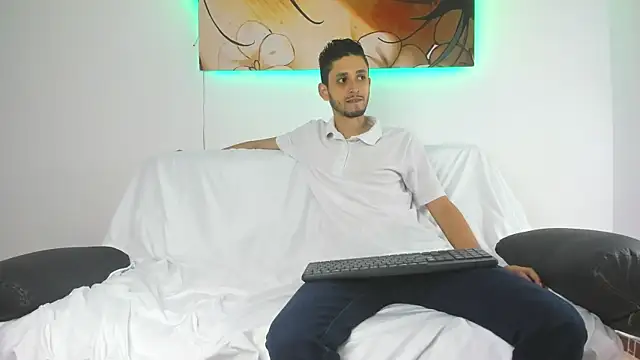 Snapshot of dracke_and_zara chatting on December 1, 2025, 11:55 am dracke and zara online show from December 1, 2025, 11:55 am