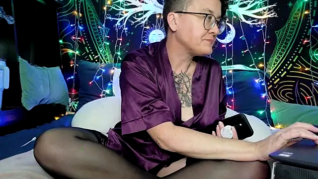 Snapshot of sareberr420 chatting on July 21, 2026, 2:18 pm sareberr420 online show from July 21, 2026, 2:18 pm