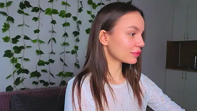 Tiffany Sweetie online show from March 31, 2026, 12:29 pm