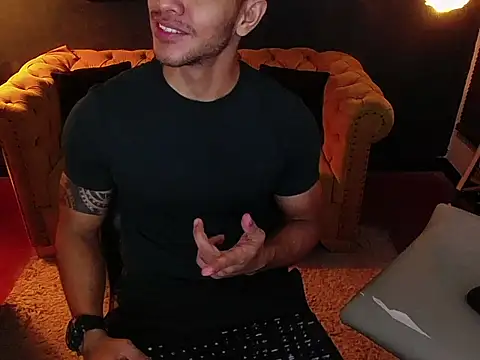 Snapshot of tayler_luke chatting on December 2, 2025, 1:17 am tayler luke online show from December 2, 2025, 1:17 am