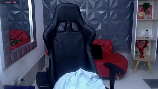 becky lynch 102 online show from November 21, 2025, 5:12 pm