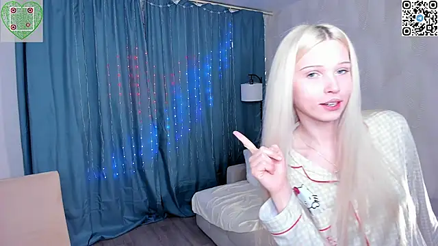 Snapshot of CherrylHolme chatting on March 8, 2026, 8:56 pm CherrylHolme online show from March 8, 2026, 8:56 pm