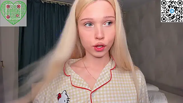 Snapshot of CherrylHolme chatting on March 11, 2026, 8:58 pm CherrylHolme online show from March 11, 2026, 8:58 pm