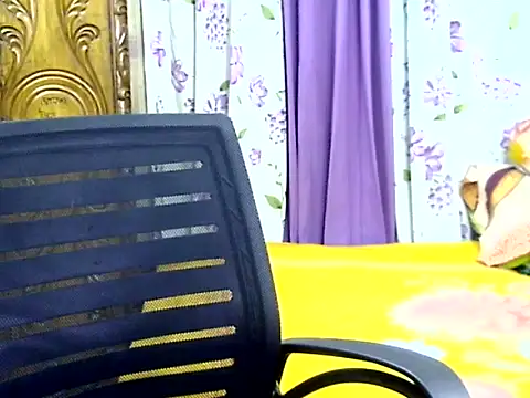 Snapshot of Natasha_pihu chatting on April 14, 2026, 5:18 pm Natasha pihu online show from April 14, 2026, 5:18 pm