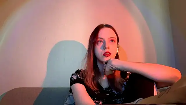 LulyClouds online show from November 20, 2025, 10:27 am