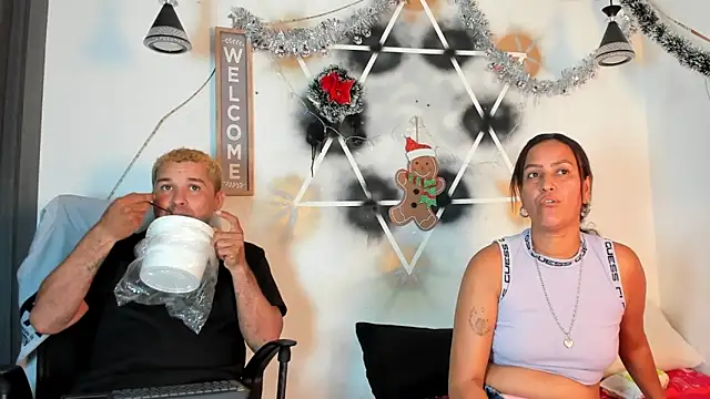 StephaniaAndRandy online show from December 22, 2025, 1:33 pm