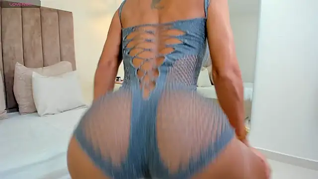 luna jacksonn online show from February 3, 2026, 10:04 pm