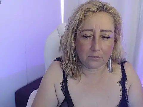 Snapshot of Perla_2026 chatting on November 20, 2025, 5:02 pm Perla 2026 online show from November 20, 2025, 5:02 pm