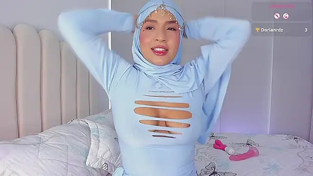 Snapshot of Amira-Zahra chatting on March 17, 2026, 6:33 pm Amira-Zahra online show from March 17, 2026, 6:33 pm