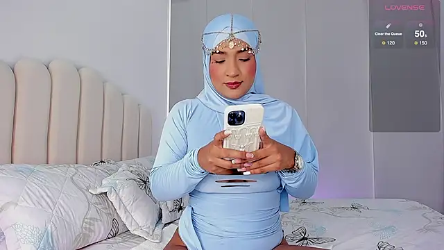 Snapshot of Amira-Zahra chatting on December 2, 2025, 3:58 pm Amira-Zahra online show from December 2, 2025, 3:58 pm