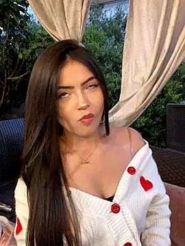 Snapshot of KyliePinkk_ chatting on November 19, 2025, 10:43 pm KyliePinkk online show from November 19, 2025, 10:43 pm