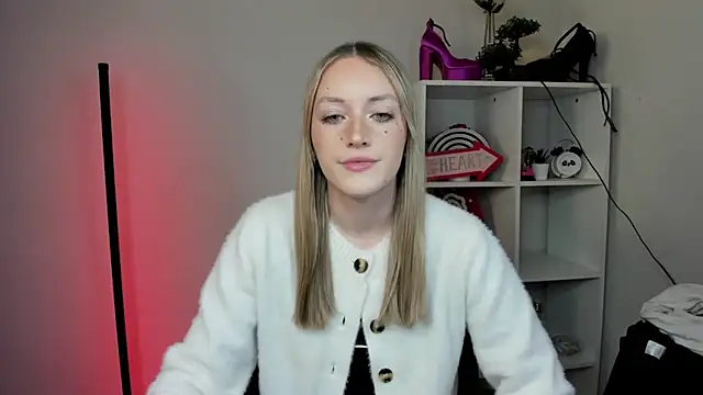 EvelynBlond online show from March 20, 2026, 1:34 pm