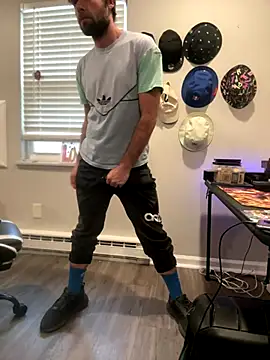 strippingmale1 online show from December 1, 2025, 3:13 pm