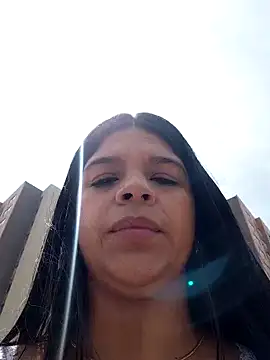 Layla-daring online show from June 10, 2026, 5:58 pm