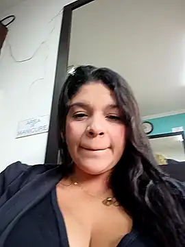 Snapshot of Layla-daring chatting on March 6, 2026, 8:04 pm Layla-daring online show from March 6, 2026, 8:04 pm