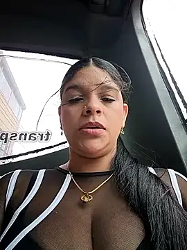 Snapshot of Layla-daring chatting on March 5, 2026, 7:10 pm Layla-daring online show from March 5, 2026, 7:10 pm