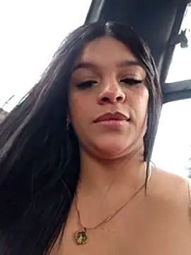 Layla-daring online show from April 23, 2026, 5:47 pm